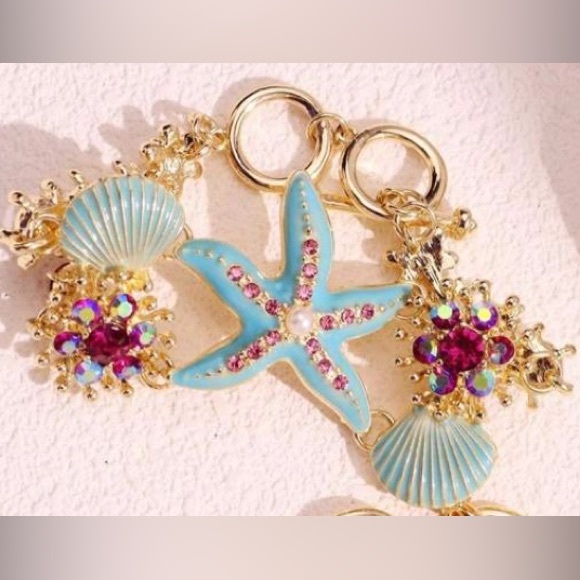 Blue Shell and Starfish Cubic Zirconia Bracelet - Picture 2 of 9